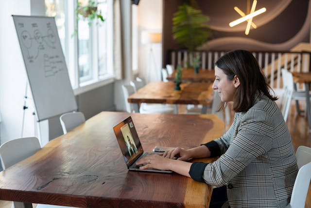 SaaS Sales: The Basics Every Beginner Should Know